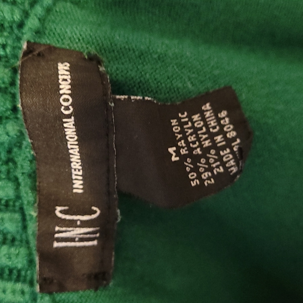 Sweater - Picture 4 of 4